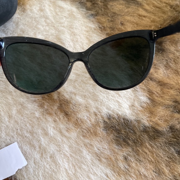 Chanel sunglasses - Picture 5 of 5